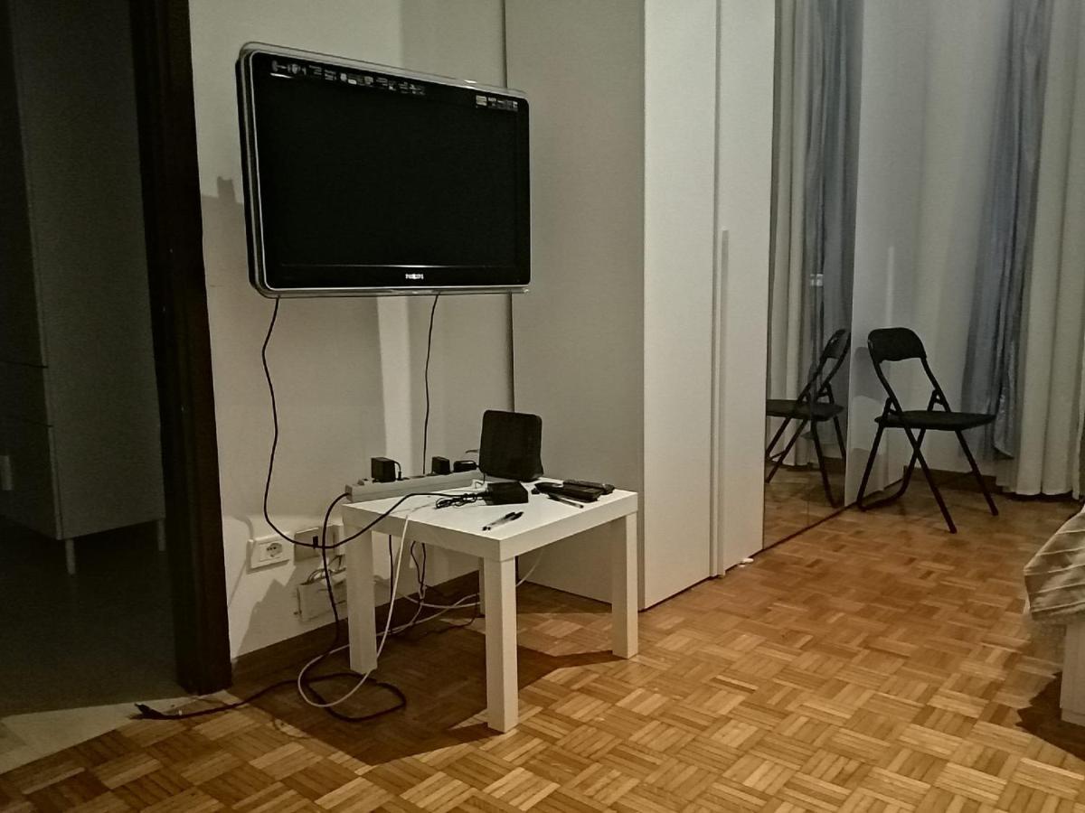 Apartamento Galeazzi Private House Milano Exterior foto